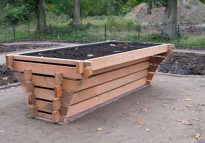 Hochbeet im Demenzgarten Hochbeet im Demenzgarten